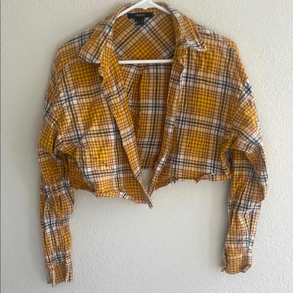 💚 3/$10    Forever 21 Yellow Black Cropped Button Down Shirt